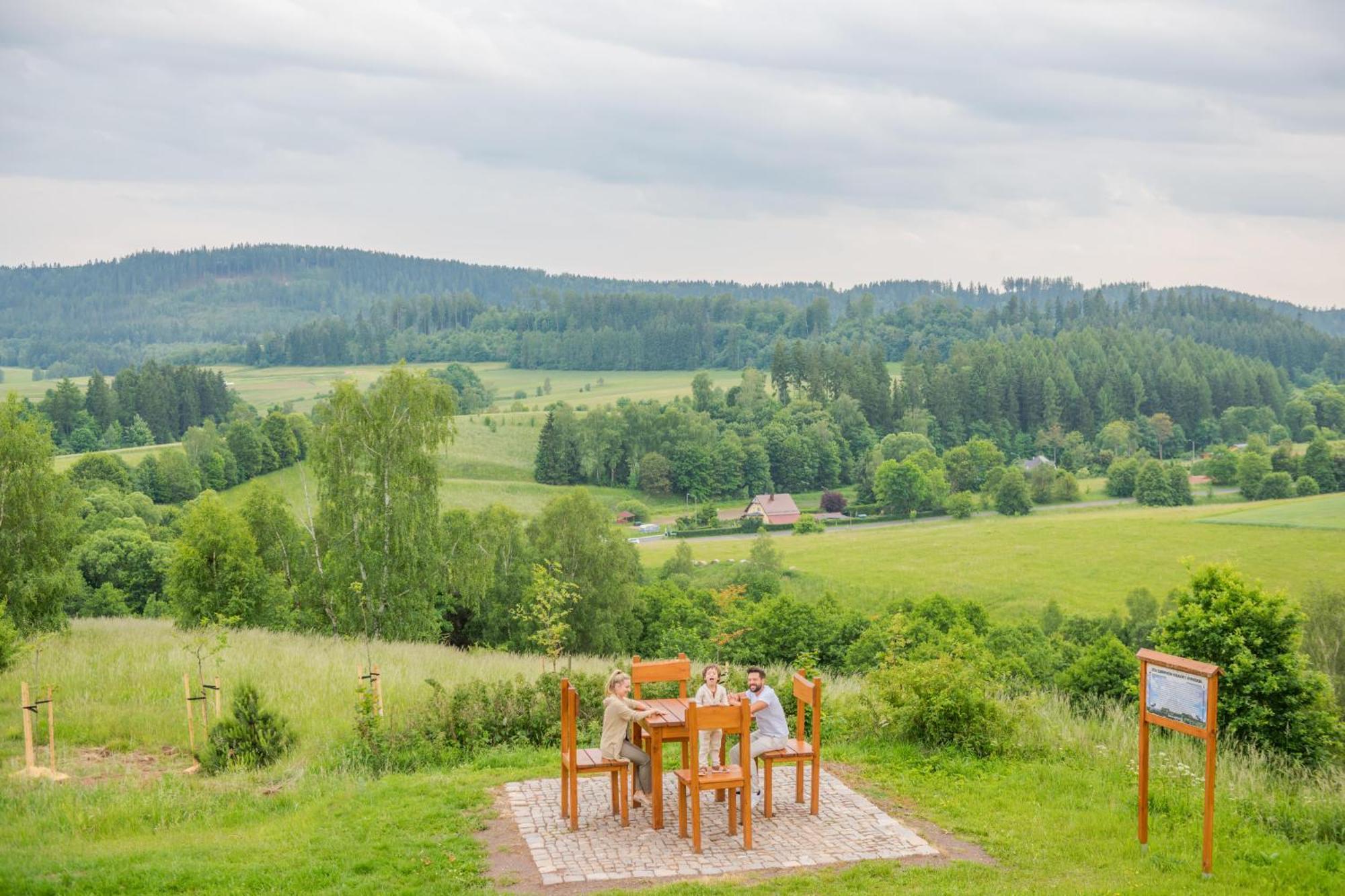 Rajska Polana Domki Premium ,Na Odludziu Z Prywatna Balia Z Jacuzzi I Sauna ,Cisza,Rowery Elektryczne,Gory,Astroprzygoda,- Adrspach, Skalne Miasto, Zamek Ksiaz,Andrzejowka,Karpacz, Sniezka,Janskie Laznie,Pec Mieroszow Extérieur photo