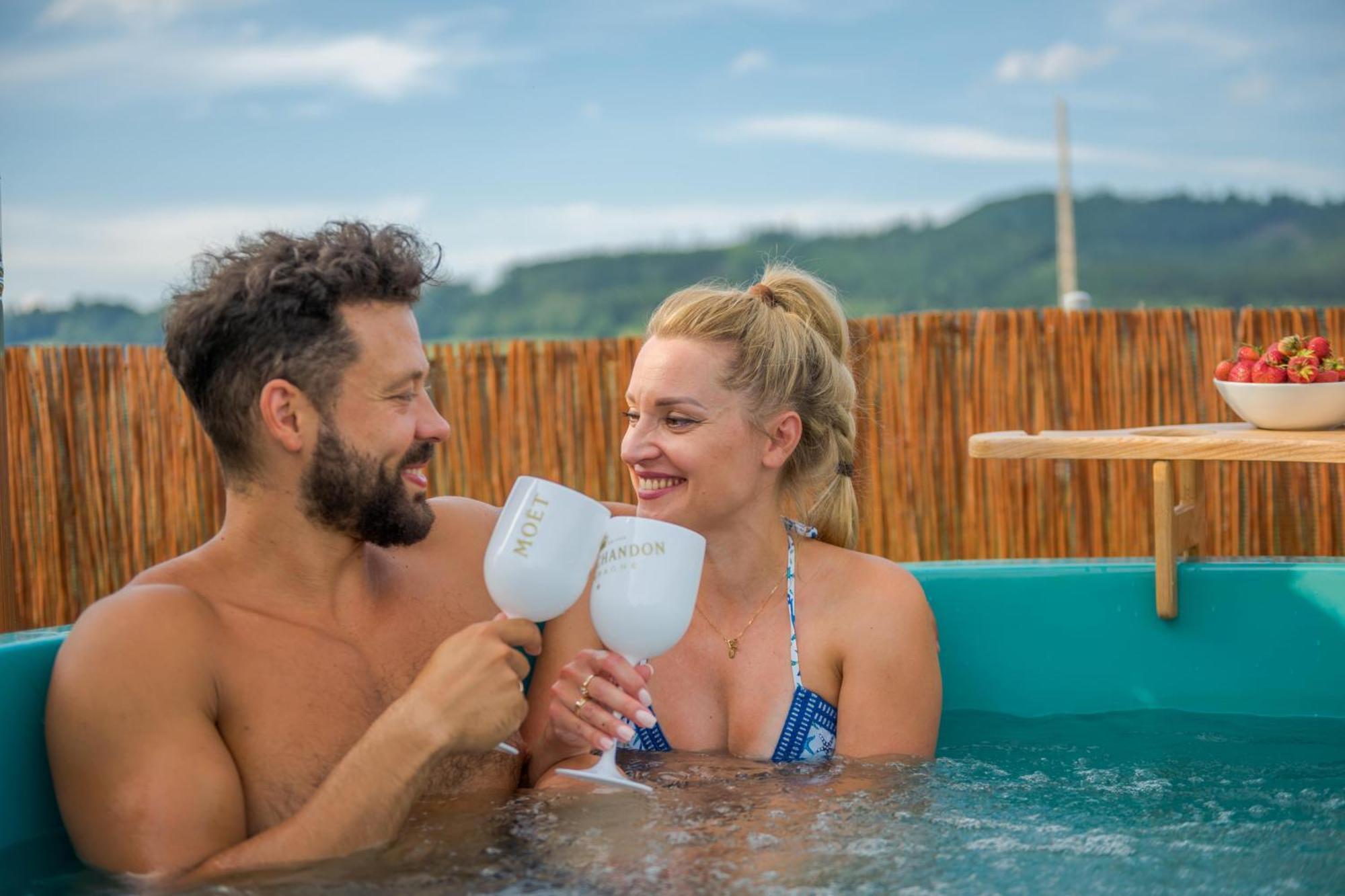 Rajska Polana Domki Premium ,Na Odludziu Z Prywatna Balia Z Jacuzzi I Sauna ,Cisza,Rowery Elektryczne,Gory,Astroprzygoda,- Adrspach, Skalne Miasto, Zamek Ksiaz,Andrzejowka,Karpacz, Sniezka,Janskie Laznie,Pec Mieroszow Extérieur photo